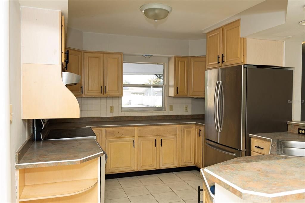 En Venta: $395,000 (4 camas, 2 baños, 1926 Pies cuadrados)