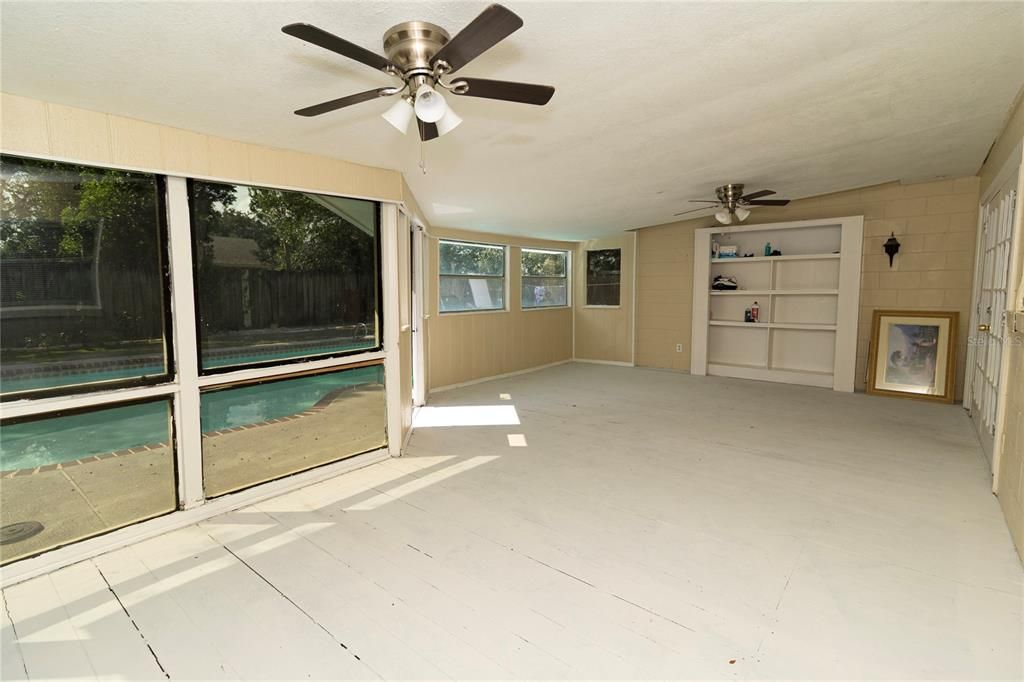 En Venta: $395,000 (4 camas, 2 baños, 1926 Pies cuadrados)
