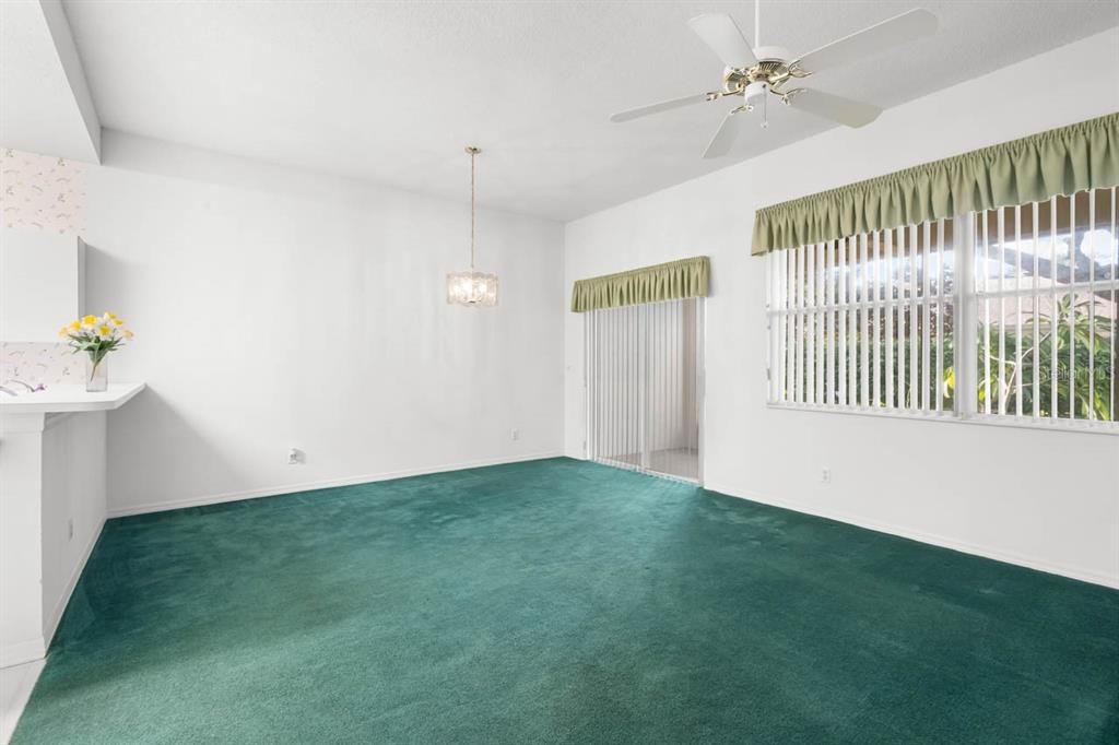 For Sale: $158,000 (2 beds, 2 baths, 1075 Square Feet)