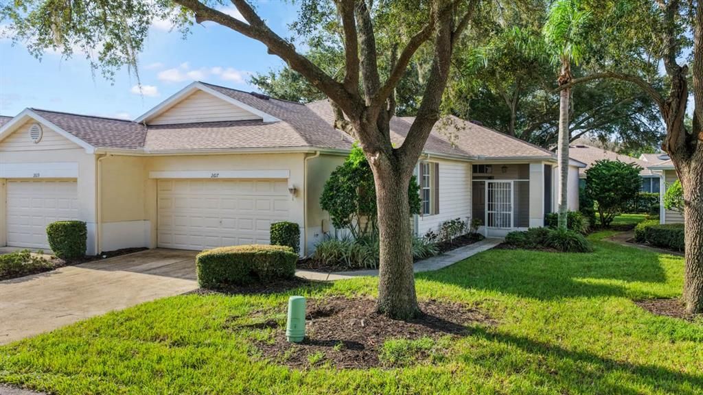 For Sale: $158,000 (2 beds, 2 baths, 1075 Square Feet)
