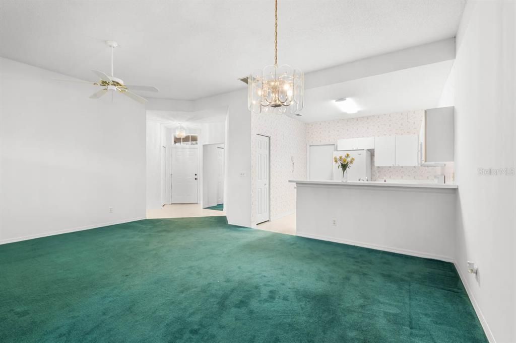 For Sale: $158,000 (2 beds, 2 baths, 1075 Square Feet)