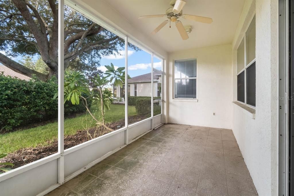 For Sale: $158,000 (2 beds, 2 baths, 1075 Square Feet)