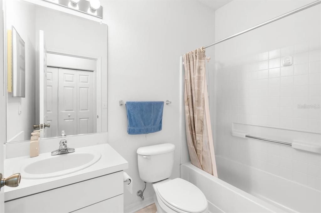For Sale: $158,000 (2 beds, 2 baths, 1075 Square Feet)