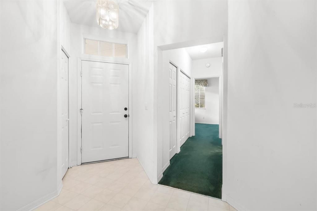 For Sale: $158,000 (2 beds, 2 baths, 1075 Square Feet)