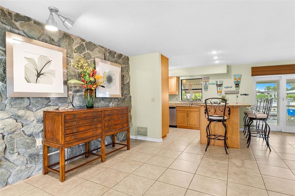 En Venta: $465,000 (2 camas, 2 baños, 1404 Pies cuadrados)