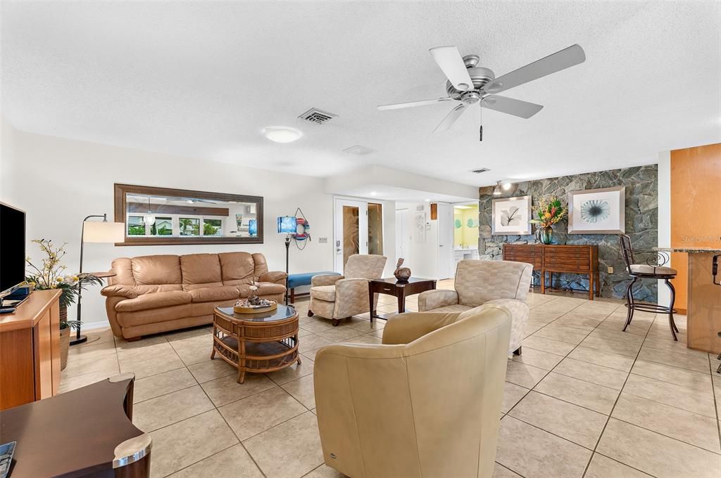En Venta: $465,000 (2 camas, 2 baños, 1404 Pies cuadrados)