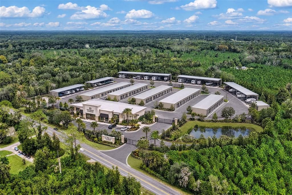 На продажу: $1,100,000 (10.25 acres)