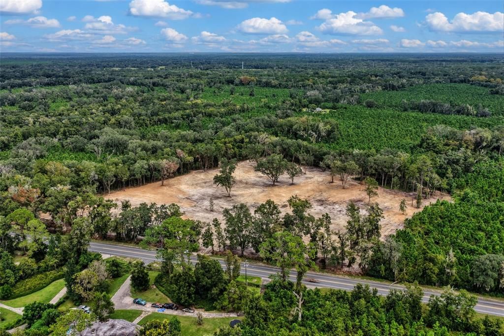 На продажу: $1,100,000 (10.25 acres)