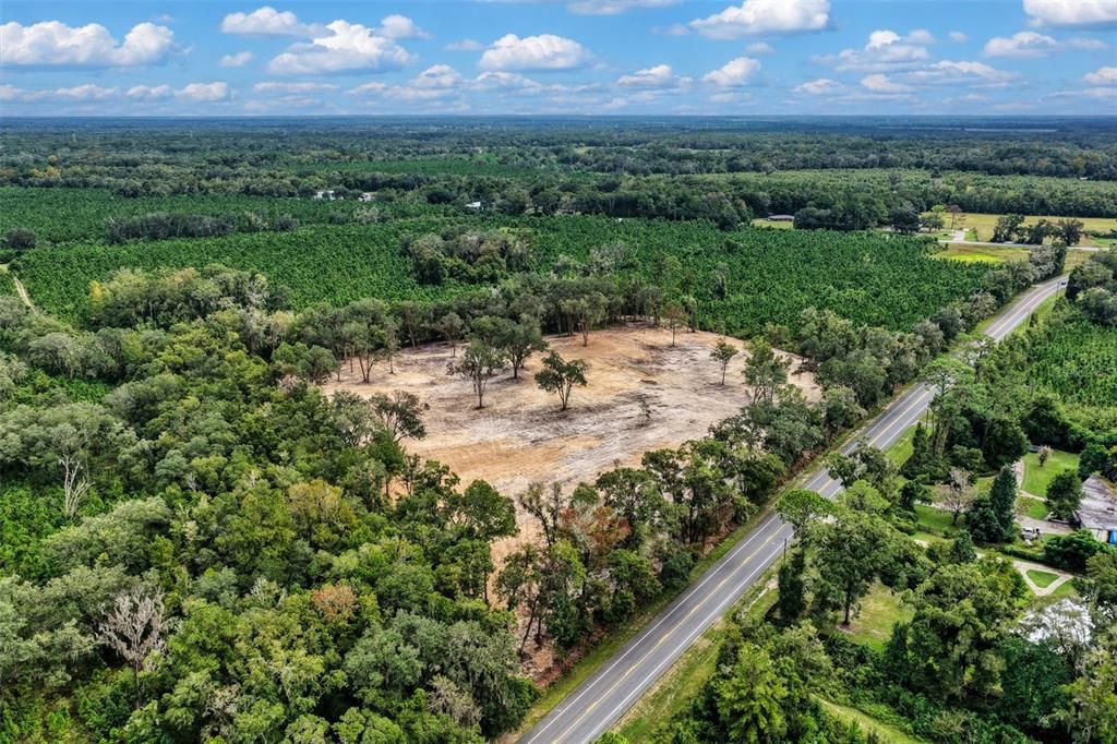 На продажу: $1,100,000 (10.25 acres)