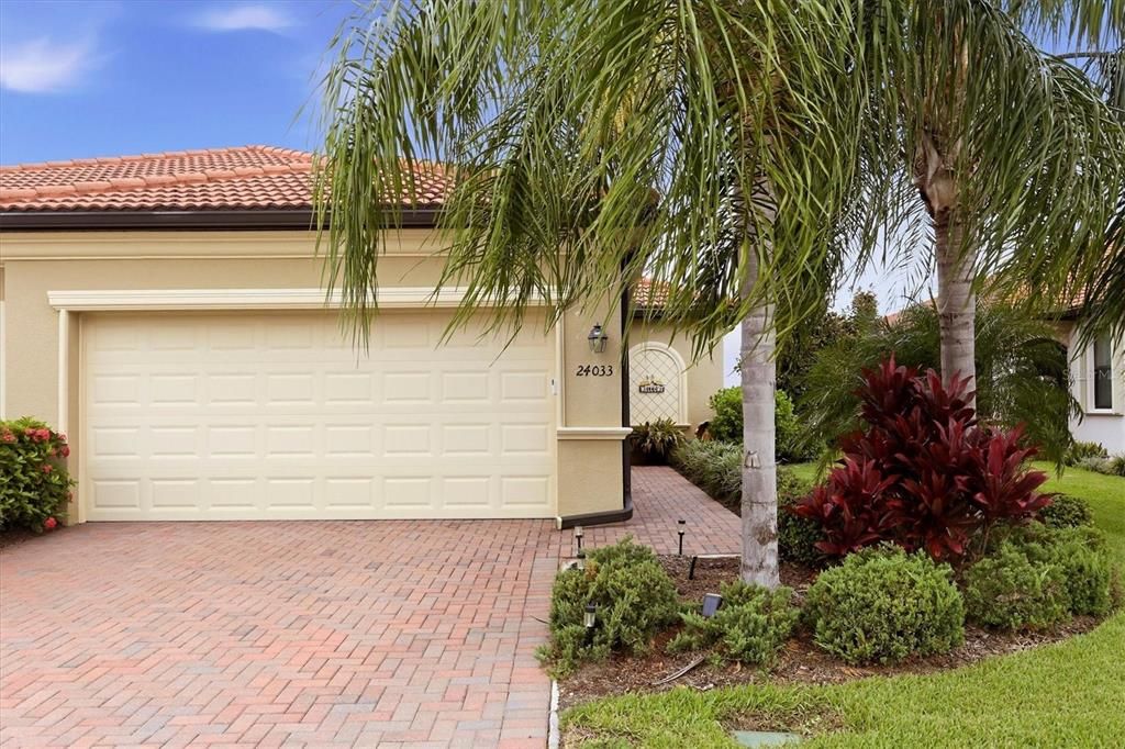 For Sale: $499,000 (3 beds, 2 baths, 1416 Square Feet)