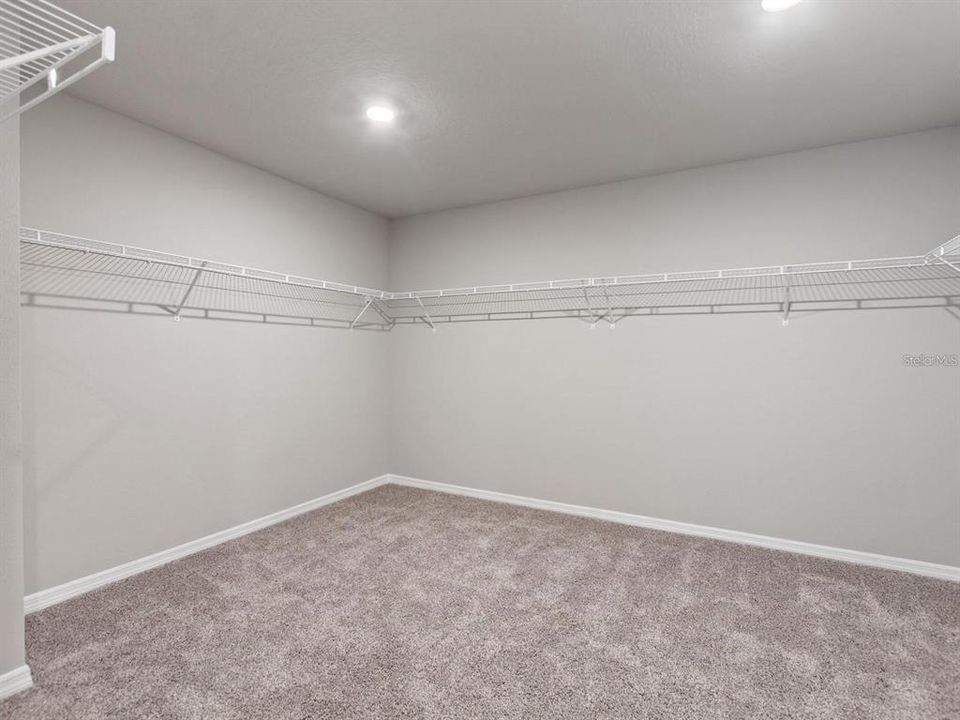 En Renta: $2,450 (4 camas, 3 baños, 2718 Pies cuadrados)