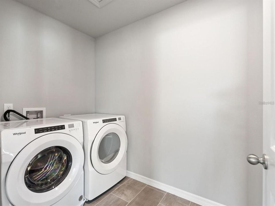 En Renta: $2,450 (4 camas, 3 baños, 2718 Pies cuadrados)