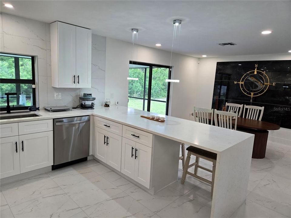 En Venta: $329,500 (3 camas, 2 baños, 1776 Pies cuadrados)