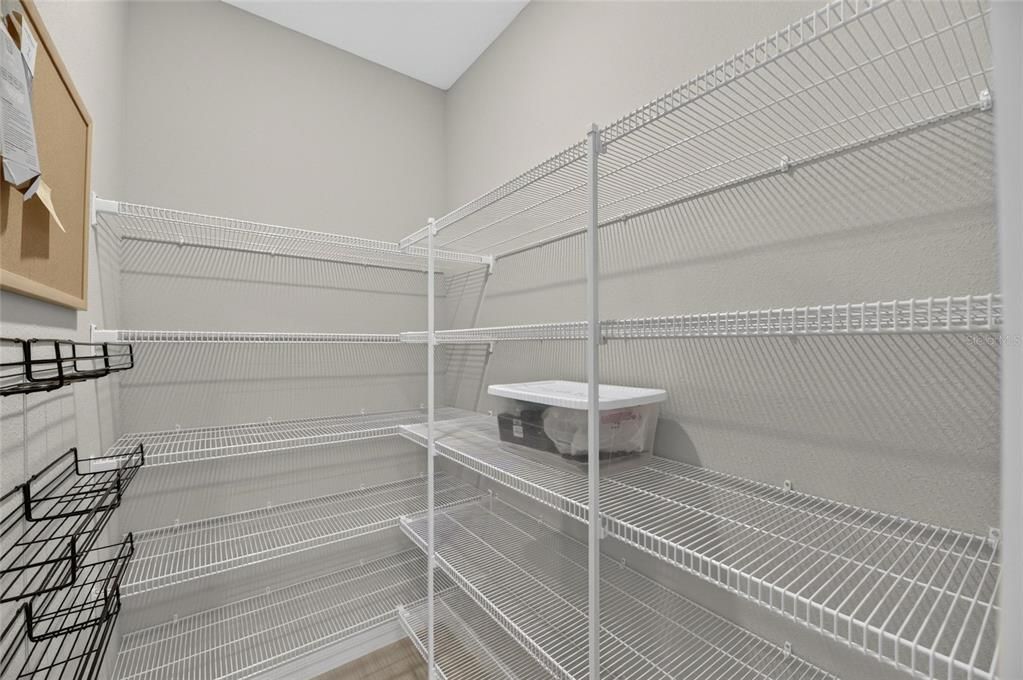 На продажу: $420,000 (4 спален, 2 ванн, 2094 Квадратных фут)