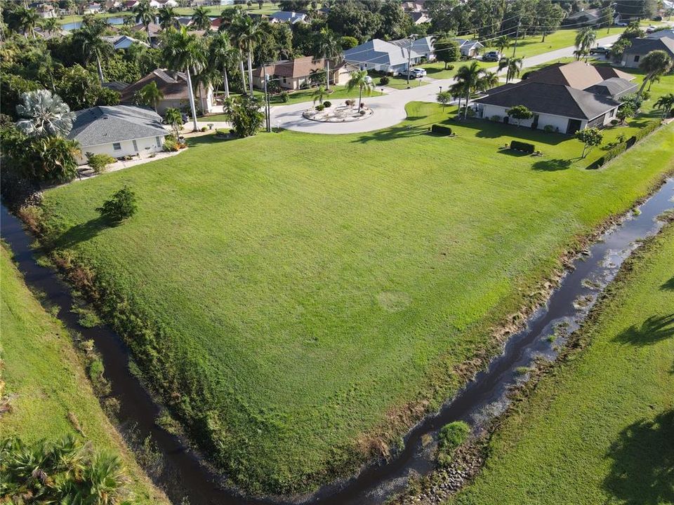 На продажу: $49,900 (0.23 acres)