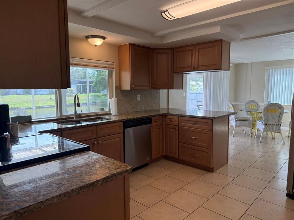 En Venta: $249,900 (2 camas, 2 baños, 1334 Pies cuadrados)
