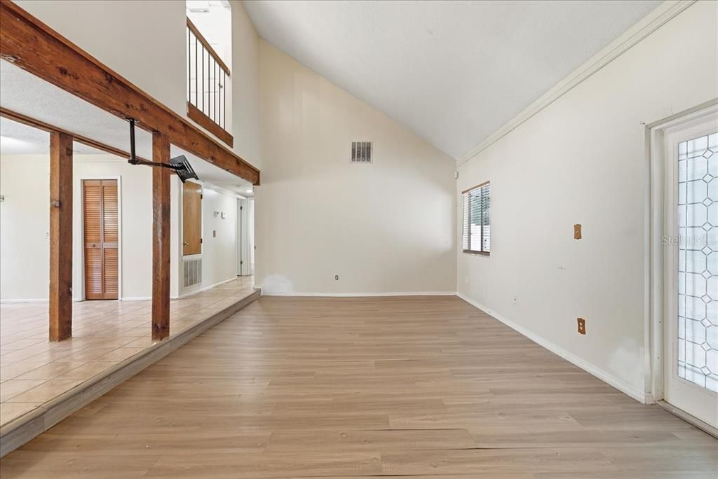 For Sale: $365,000 (4 beds, 3 baths, 2021 Square Feet)