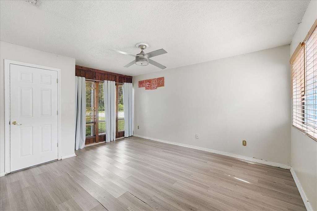 For Sale: $365,000 (4 beds, 3 baths, 2021 Square Feet)