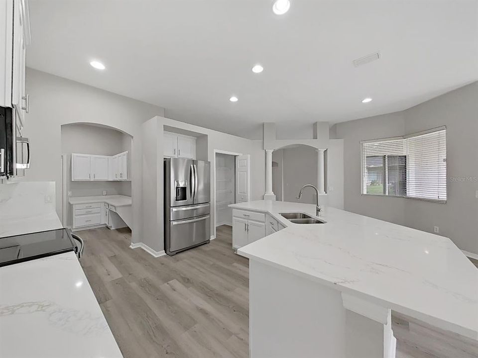 For Sale: $579,000 (5 beds, 3 baths, 2764 Square Feet)