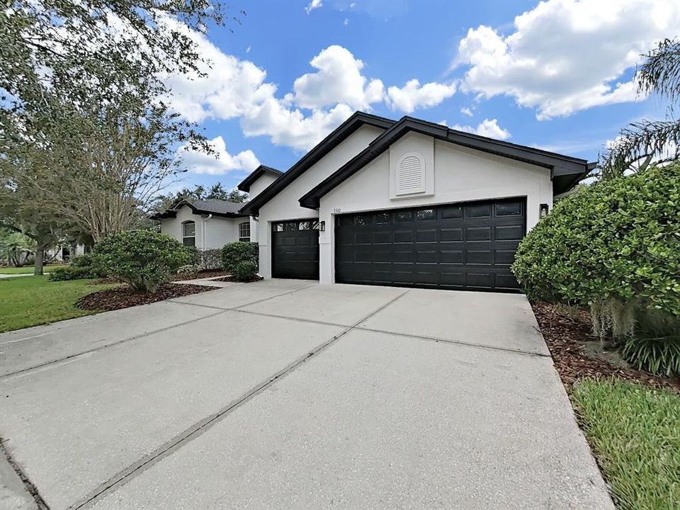 For Sale: $579,000 (5 beds, 3 baths, 2764 Square Feet)
