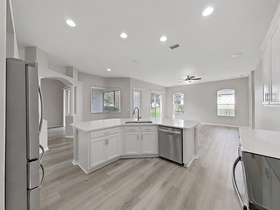 For Sale: $579,000 (5 beds, 3 baths, 2764 Square Feet)