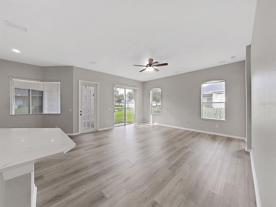 For Sale: $579,000 (5 beds, 3 baths, 2764 Square Feet)