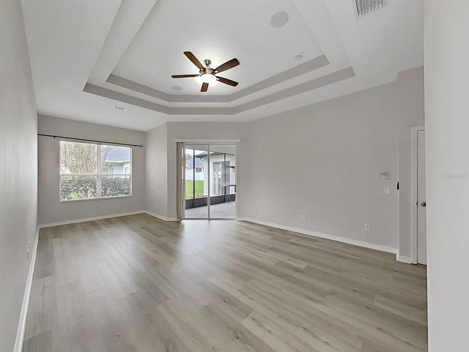 For Sale: $579,000 (5 beds, 3 baths, 2764 Square Feet)
