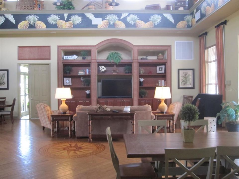 For Sale: $579,000 (5 beds, 3 baths, 2764 Square Feet)