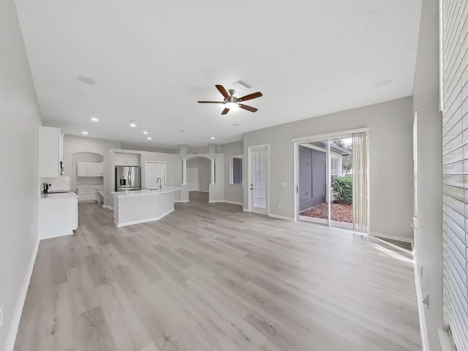 For Sale: $579,000 (5 beds, 3 baths, 2764 Square Feet)