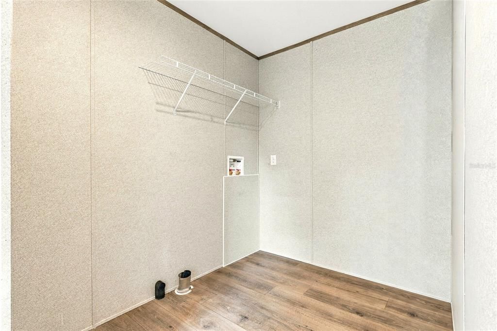 На продажу: $409,900 (4 спален, 2 ванн, 1500 Квадратных фут)