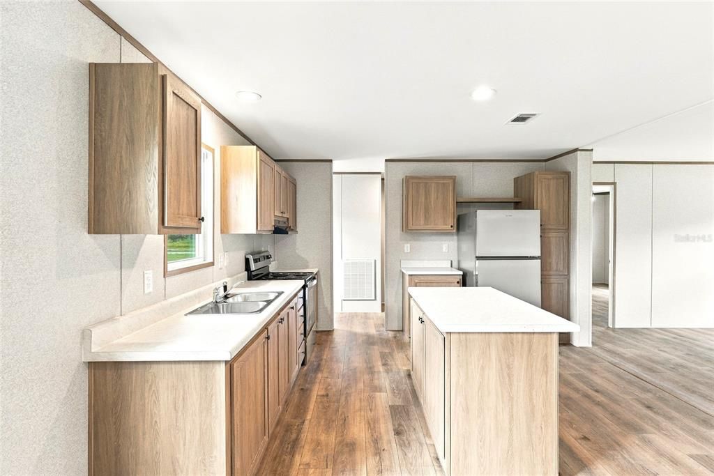 На продажу: $409,900 (4 спален, 2 ванн, 1500 Квадратных фут)