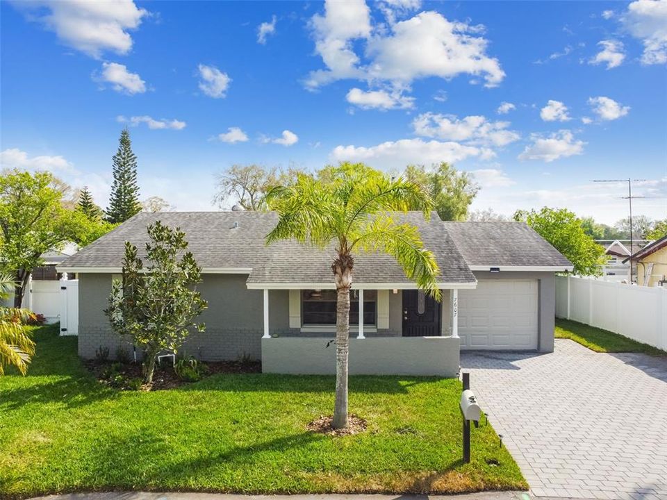 На продажу: $385,000 (3 спален, 1 ванн, 1236 Квадратных фут)