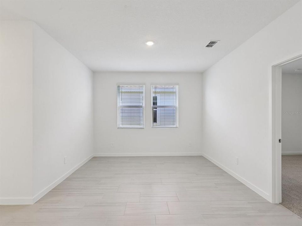 На продажу: $409,990 (4 спален, 3 ванн, 2193 Квадратных фут)