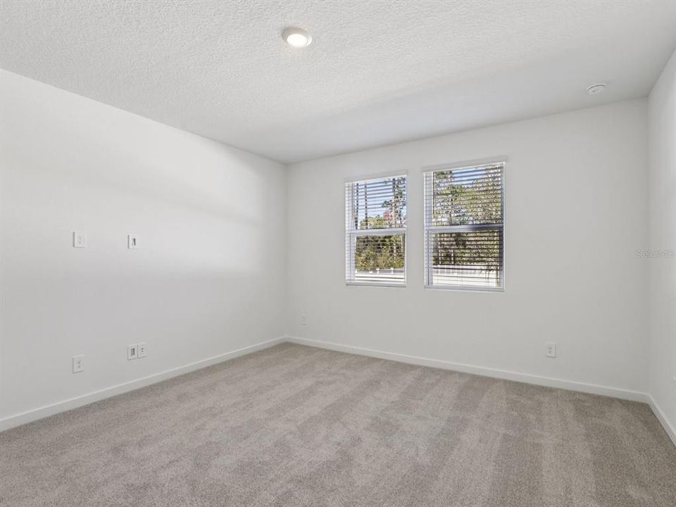 На продажу: $409,990 (4 спален, 3 ванн, 2193 Квадратных фут)