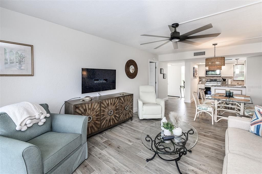 For Rent: $1,700 (2 beds, 2 baths, 1114 Square Feet)