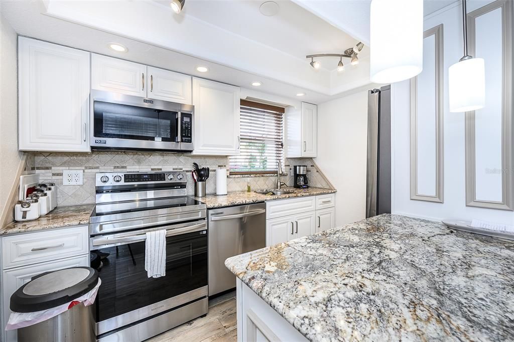 For Rent: $1,700 (2 beds, 2 baths, 1114 Square Feet)