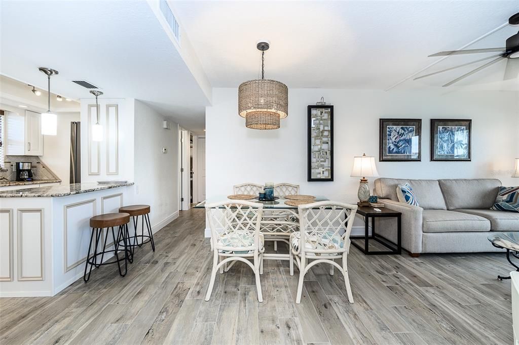 For Rent: $1,700 (2 beds, 2 baths, 1114 Square Feet)