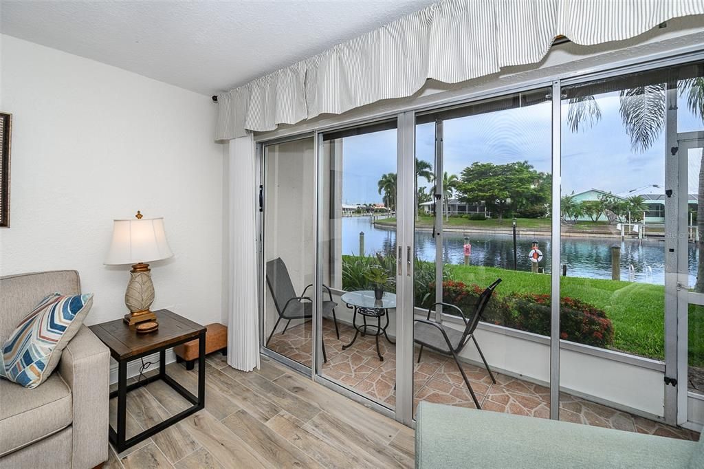 For Rent: $1,700 (2 beds, 2 baths, 1114 Square Feet)