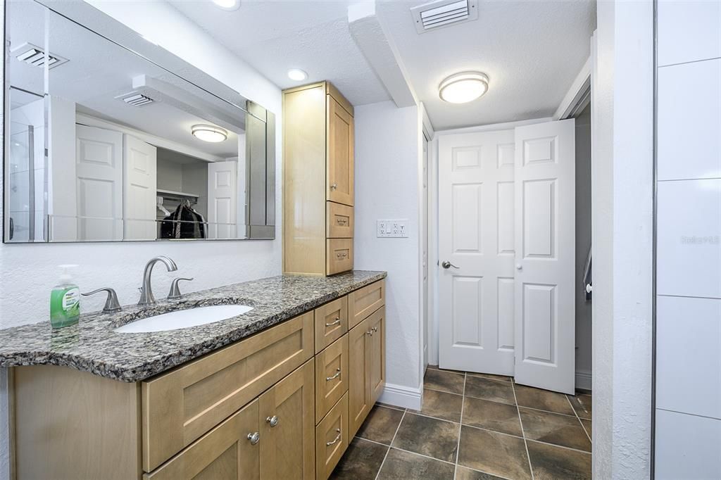 For Rent: $1,700 (2 beds, 2 baths, 1114 Square Feet)