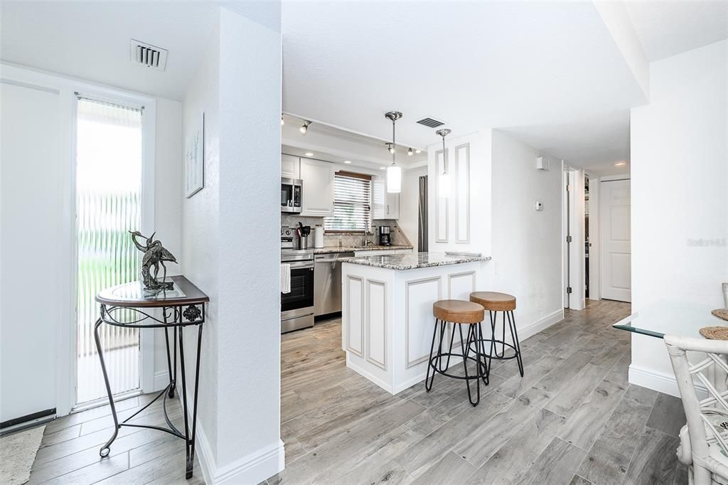 For Rent: $1,700 (2 beds, 2 baths, 1114 Square Feet)