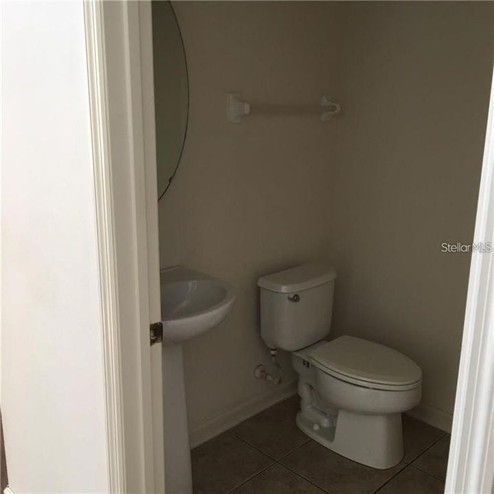 For Rent: $2,000 (3 beds, 2 baths, 1637 Square Feet)