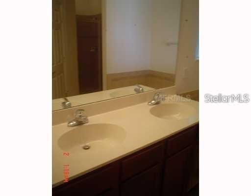 For Rent: $2,000 (3 beds, 2 baths, 1637 Square Feet)