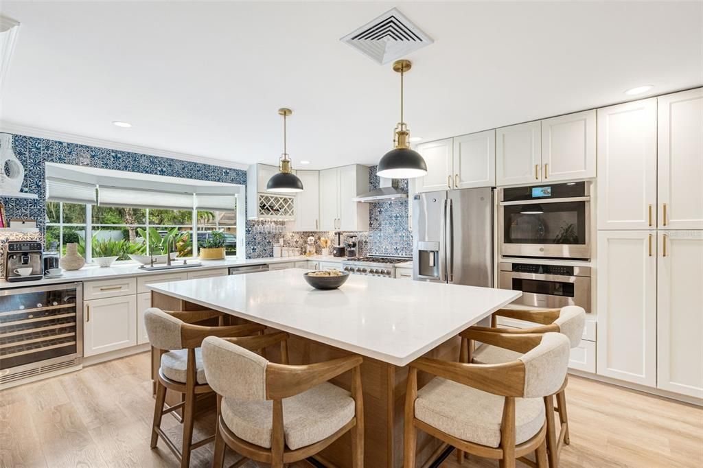 En Venta: $730,000 (3 camas, 2 baños, 2527 Pies cuadrados)