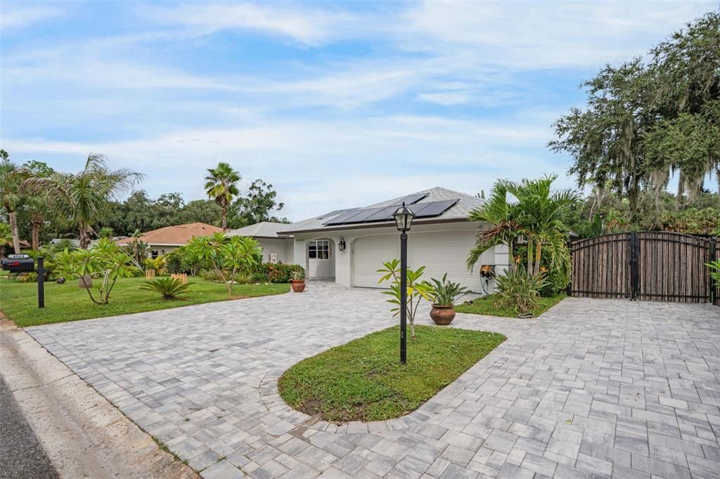 En Venta: $730,000 (3 camas, 2 baños, 2527 Pies cuadrados)