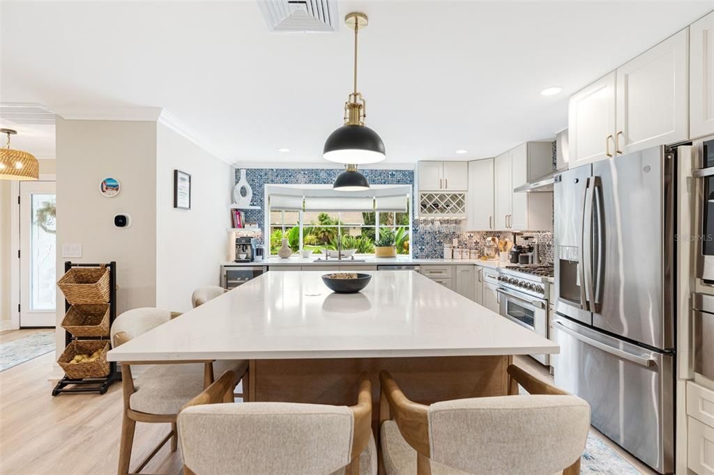 En Venta: $730,000 (3 camas, 2 baños, 2527 Pies cuadrados)