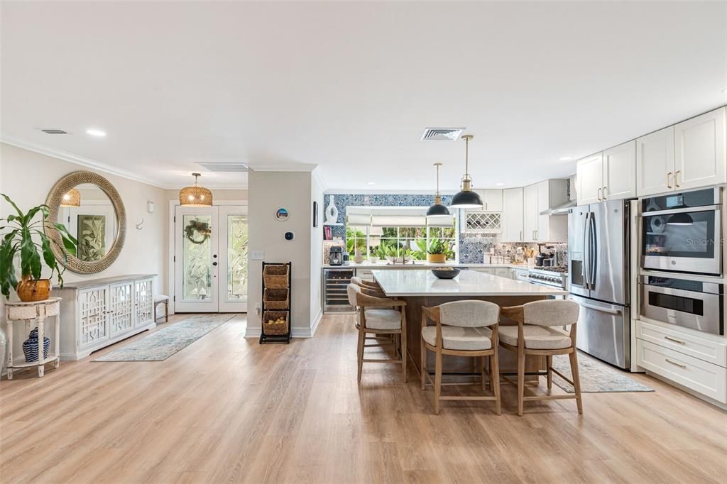 En Venta: $730,000 (3 camas, 2 baños, 2527 Pies cuadrados)