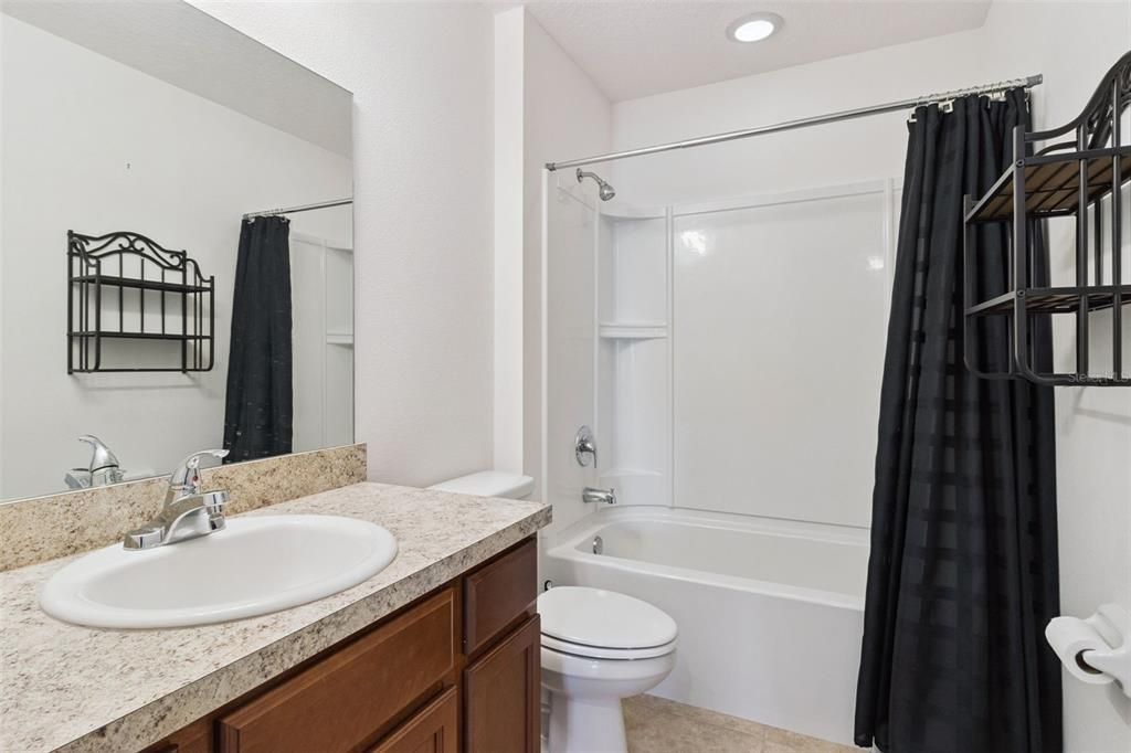 For Rent: $2,250 (3 beds, 2 baths, 1516 Square Feet)