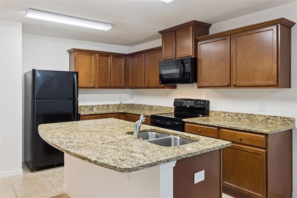 For Rent: $2,250 (3 beds, 2 baths, 1516 Square Feet)
