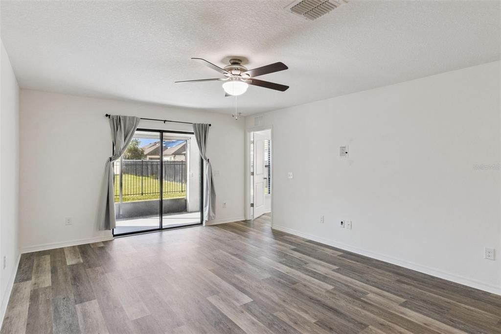 For Rent: $2,250 (3 beds, 2 baths, 1516 Square Feet)