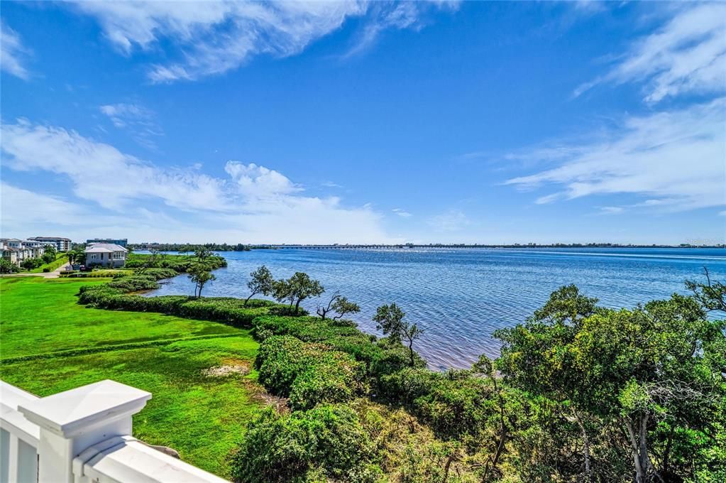 En Venta: $1,650,000 (3 camas, 3 baños, 2960 Pies cuadrados)